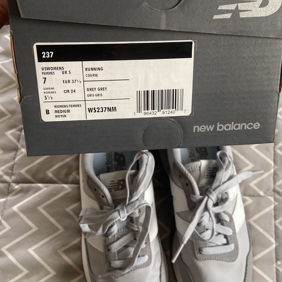 👟 Brand New Women’s NB Sneakers 👟 - Picture 6 of 6